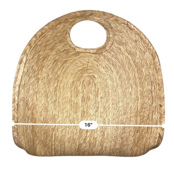 Woven tote handheld minimalist light straw color summer beach carry all - Picture 3 of 7